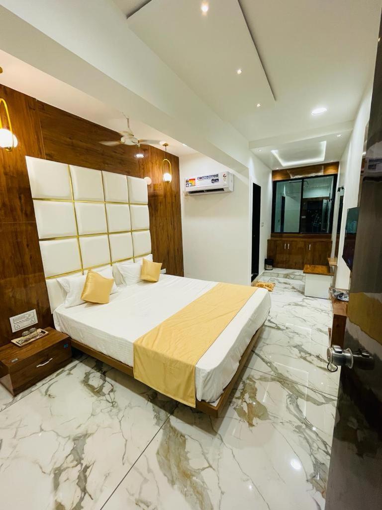 Hotel New German Ahmedabad Eksteriør bilde